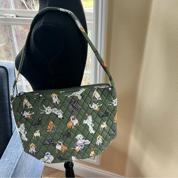 NWT Vera Bradley Slouchy Bucket Shoulder Bag.  Cotton.  Dog Park print. - Picture 4 of 12